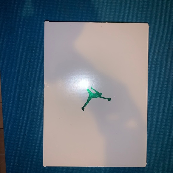 Jordan 4 metallic green - Picture 2 of 7
